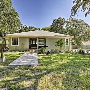  Holiday home Oasis With Pool About 7 Mi To Busch Gardens! United States